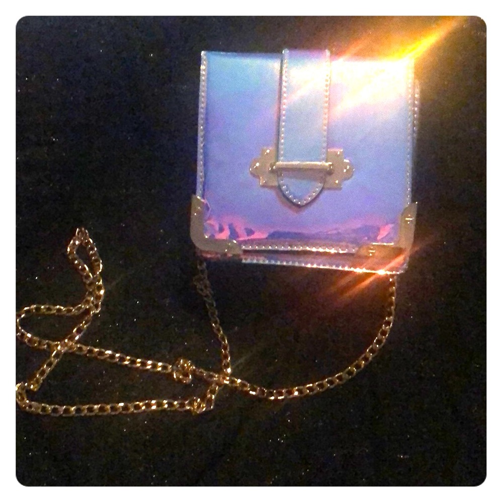 Chrome Crossbody bag with gold link chain